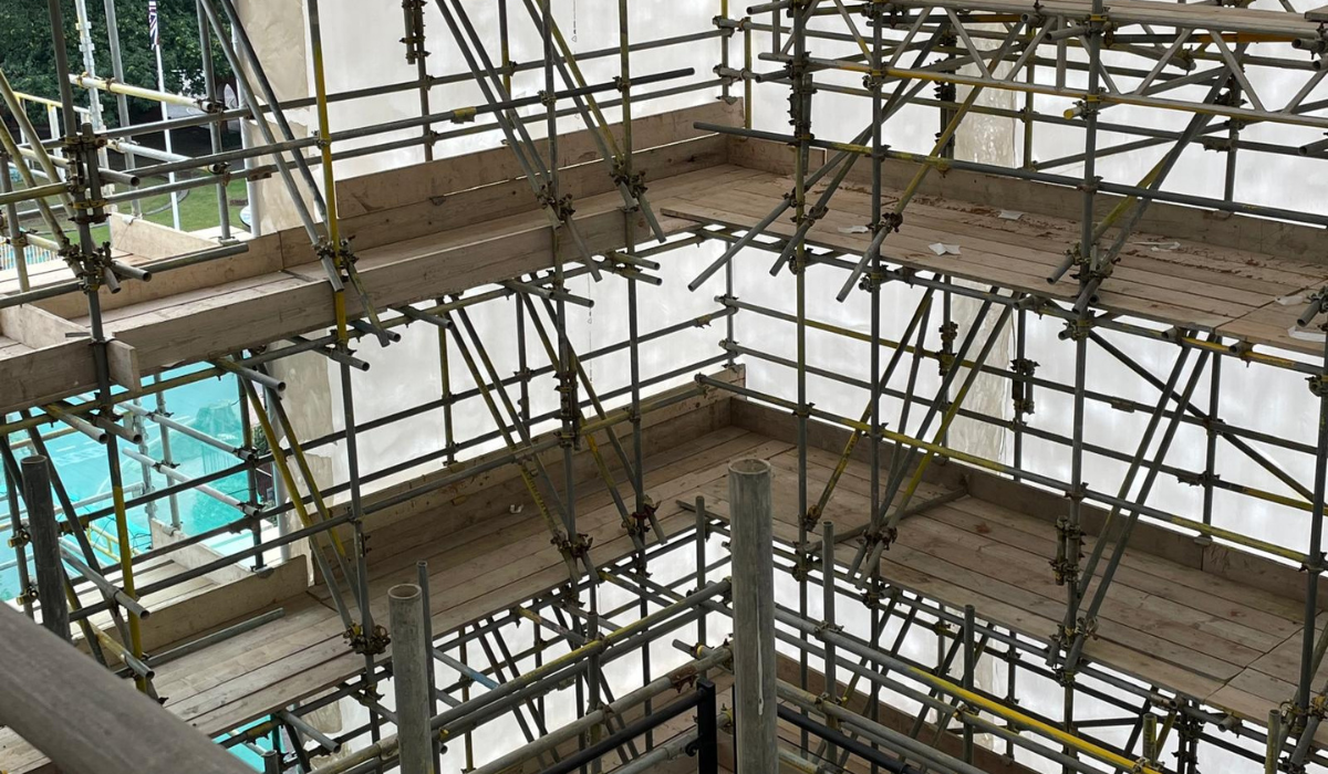 Picture of scaffold edge protection